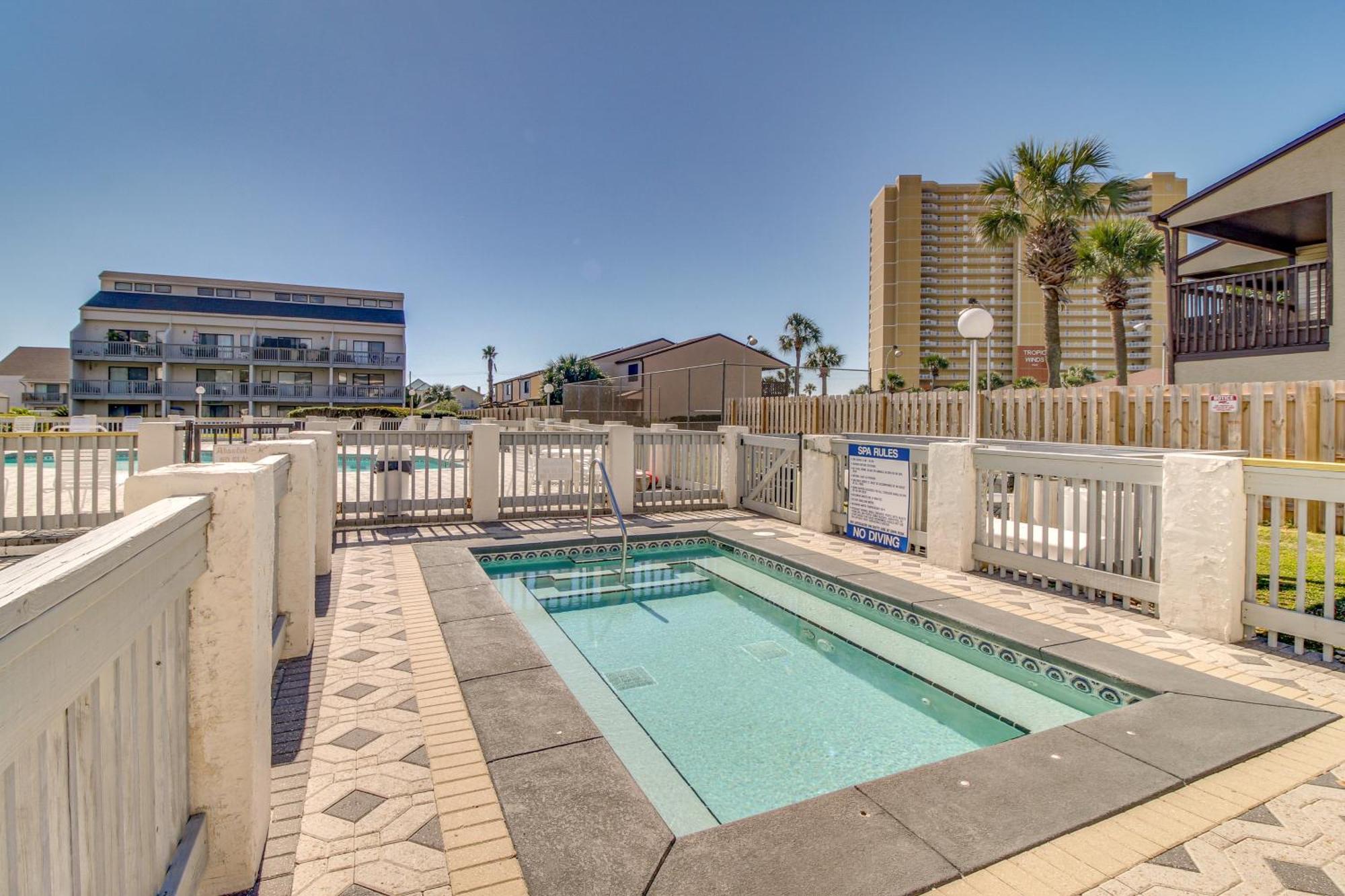 Endless Summer Hotel *